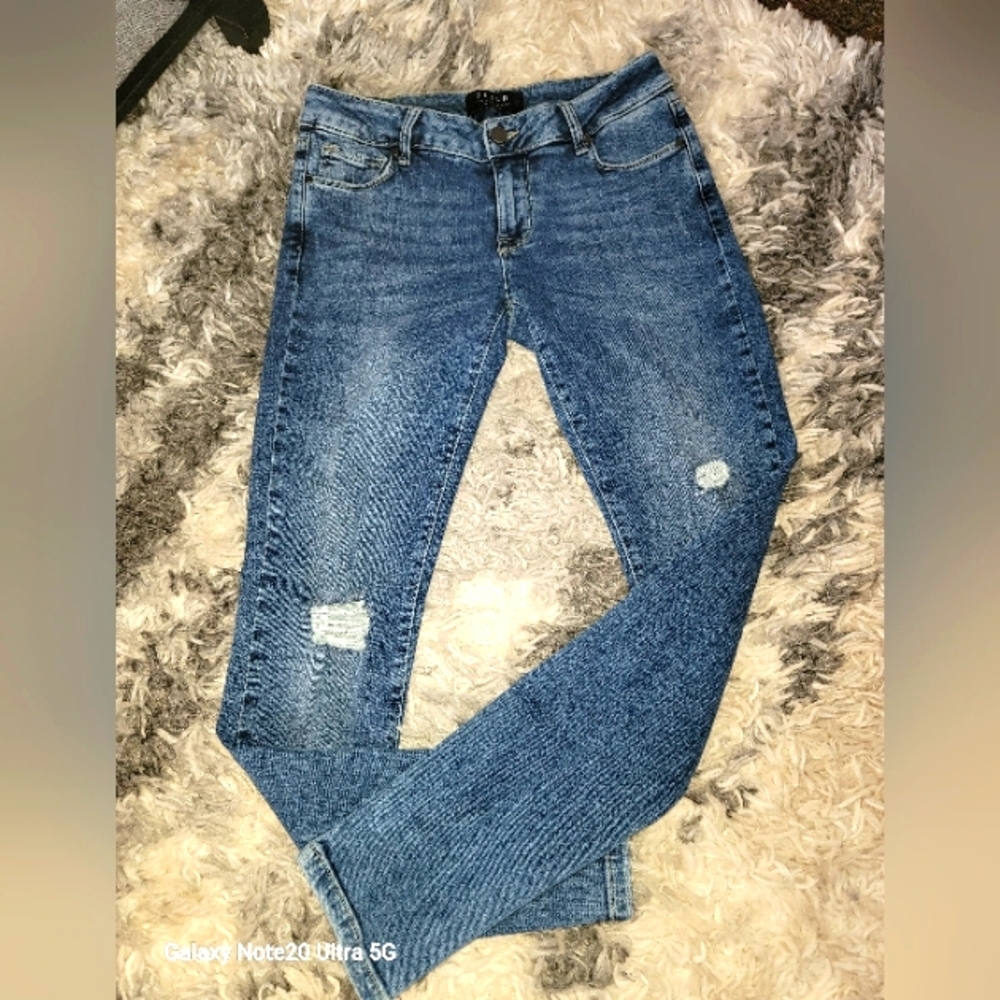 EUC DSTLD JEANS